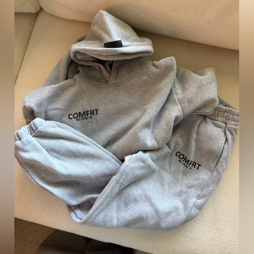 Comfrt sweatsuit